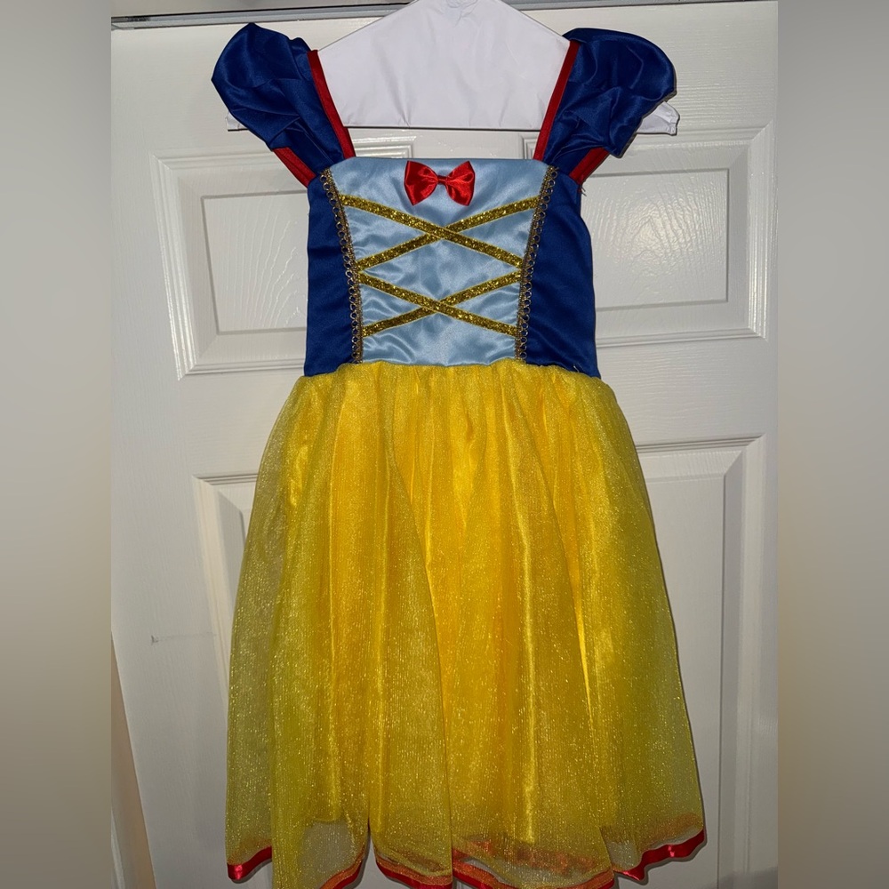 Kids Snow White inspired Costume / Dress - size 7/8